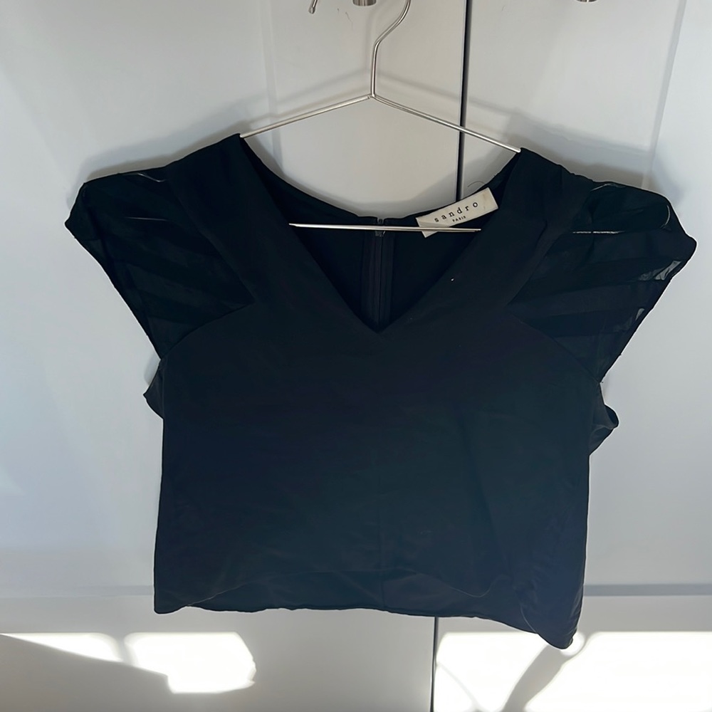 Small Sandro blouse. Crop style